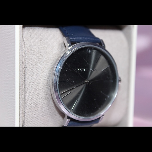 Navy blue leather Michael kors watch - Picture 3 of 6